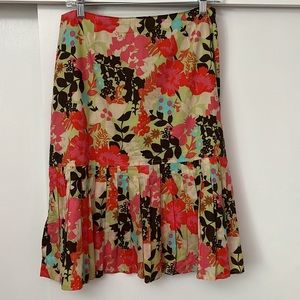 Harold’s knee length light weight floral skirt. Size 8
